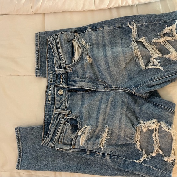 AE MOM JEANS - Picture 2 of 4